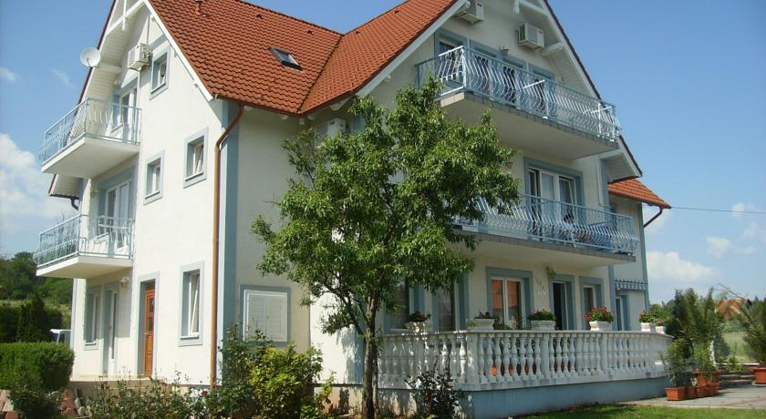 Hollik Apartmanház